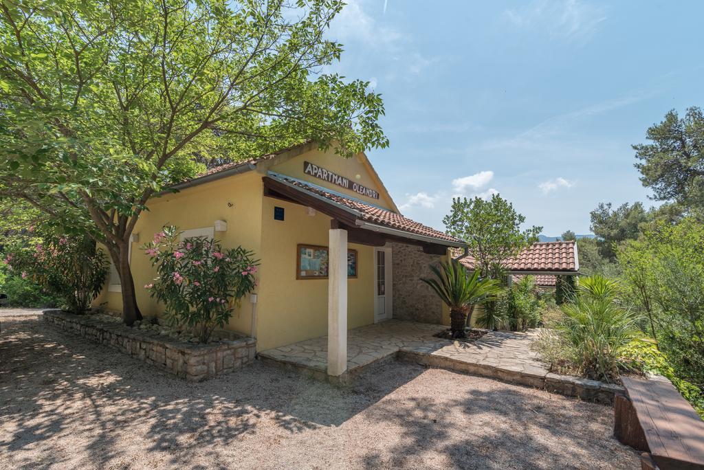 Villas Oleandri Vrboska Dış mekan fotoğraf